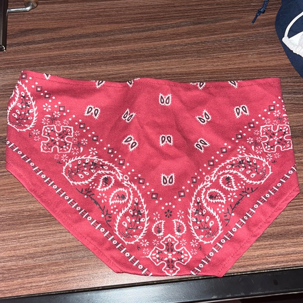 reason selling: too big, never worn!